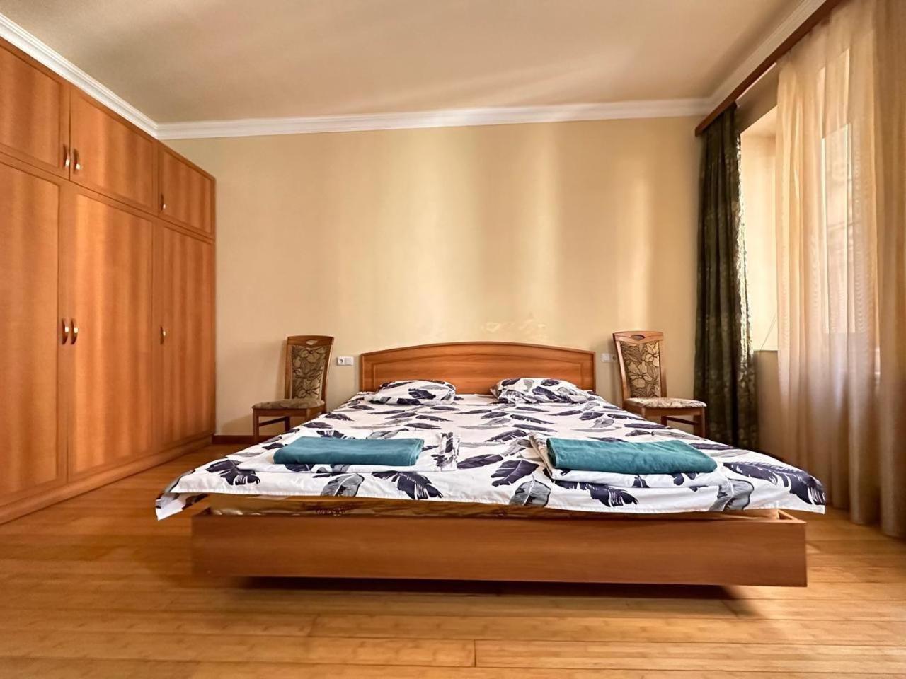 Hotel & Apartments California Erywań Zewnętrze zdjęcie