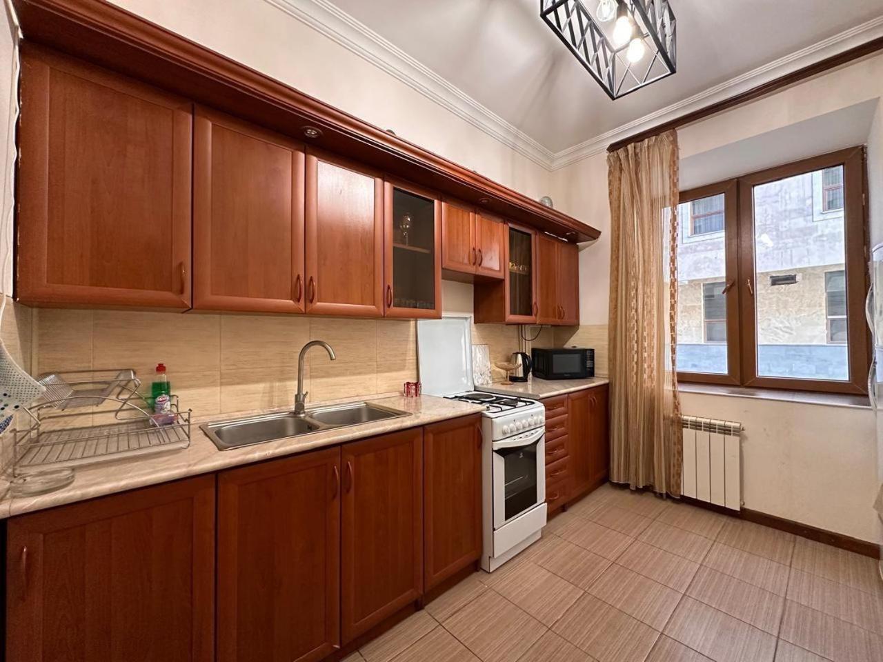 Hotel & Apartments California Erywań Zewnętrze zdjęcie