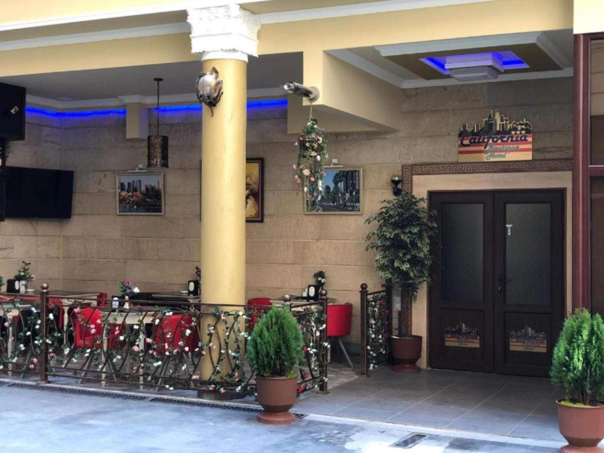Hotel & Apartments California Erywań Zewnętrze zdjęcie